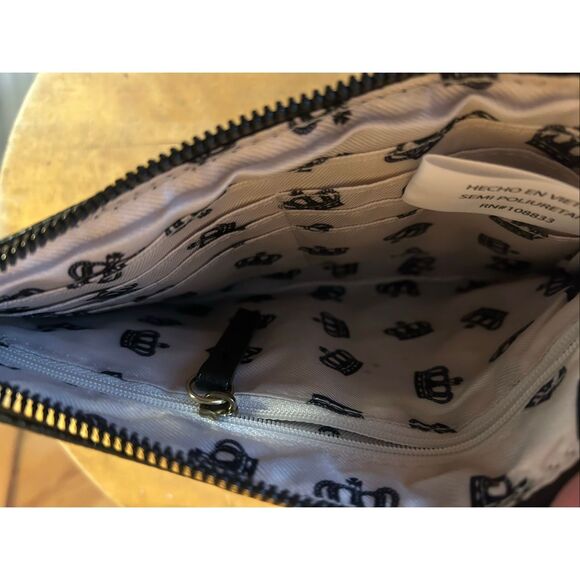 Juicy Liquorice Wristlet NWT (5423) - Picture 7 of 8